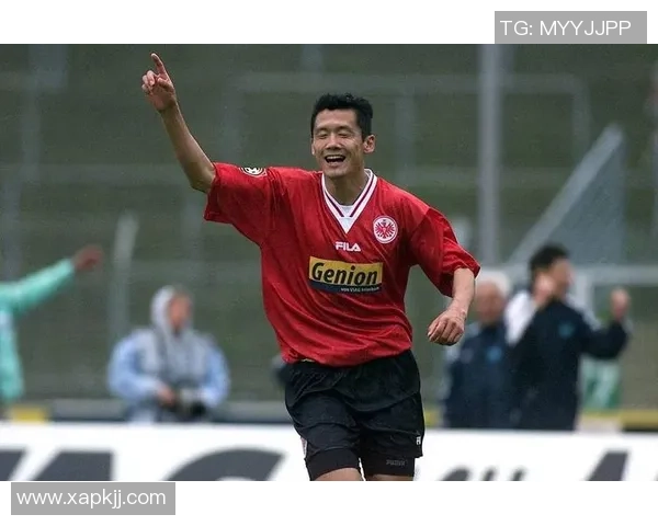 镇江足球历史上的传奇时刻哪位足球明星曾在此留下足迹